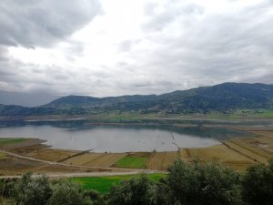 Beydağ Barajındaki kuraklık üreticiyi vurdu