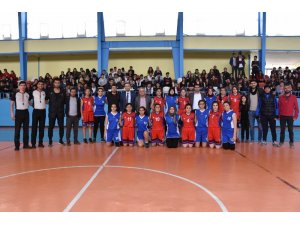 Nusaybin Gazi Anadolu Türkiye yarı finallerinde