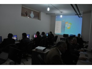 Kızıltepe’de muhtarlara bilgisayar kursu veridi