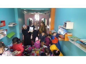 Sason’da anaokulu öğrencileri kütüphaneyi gezdi