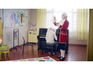 Türk Telekom reklam filminde projelerinde yer alan çocuklar yer aldı