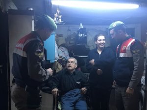 Kayıp engelli genç, jandarma ekiplerince ailesine teslim etti