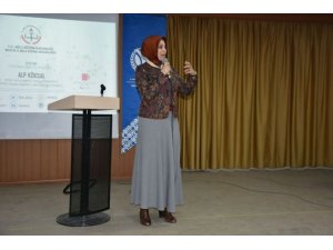 ‘Dijital gelecekte eğitim’ semineri verildi