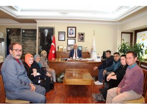 Afrin’de yaralanan Mehmetçiğin ailesinden Başkan Seyfi Dingil’e teşekkür