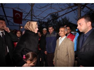Bakan Kaya Afrin şehidinin evini ziyaret etti