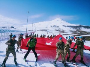 Sivas’ta komandolara kayak eğitimi