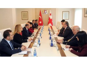 İçişleri Bakanı Soylu, Gürcistan Başbakanı Giorgi Kvirikaşvili ile bir araya geldi