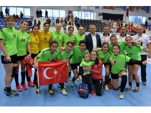 A Milli Kadın Hentbol Takımına Muratpaşa damgası