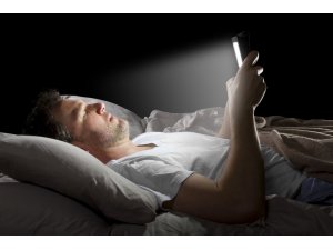 Gece uyurken ışığa maruz kalmak depresyon sebebi