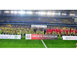Fenerbahçe- Galatasaray derbi maçının 25. dakikası 0-0 eşitlikle devam ediyor