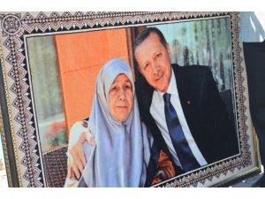 Cumhurbaşkanı Erdoğan sevdasını halıya dokudu