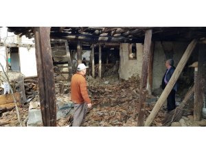 Tosya’da virane evler yıkılıyor