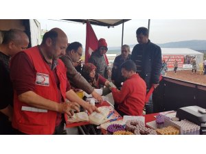 Türk Kızılayı kan bağışı tırı sınırda
