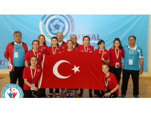 Kız Futsal Milli takımı yarı finalde