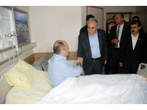 Bakan Fakıbaba, kazada yaralanan koruma polislerini ziyaret etti