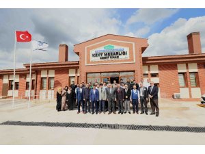 Başkan Karaosmanoğlu’ndan Kent Mezarlığı yeni hizmet binasında inceleme
