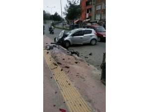 Otomobil okul servis aracına çarptı: 1 yaralı