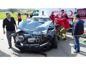 Ayvalık’ta trafik kazası: 2 yaralı
