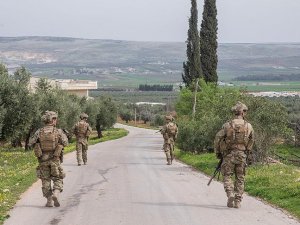 Afrin'de halk 18 teröristi TSK'ya teslim etti