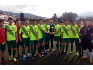 Salihli Belediyespor U16 takımı il şampiyonu