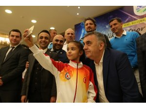 Başkan Toçoğlu milli sporcular ile bir araya geldi