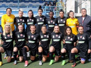 Ataşehir Belediyespor Kadın Futbol takımı şampiyonluk maçına çıkıyor