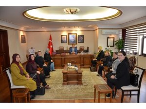 AK Parti Kadın Kollarından Vali Çeber’e ziyaret
