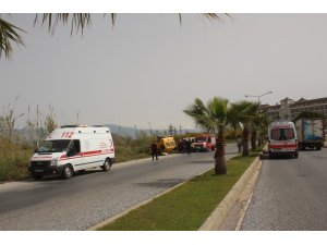 Turistleri taşıyan araç devrildi: 2 yaralı