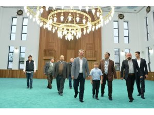 Hacı Şefik Çetin Camii ibadete açıldı