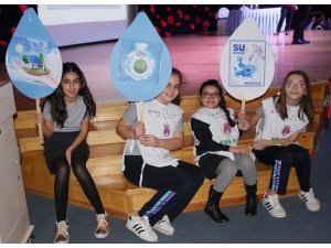 Öğrencilere bilinçli su tüketimi eğitimi