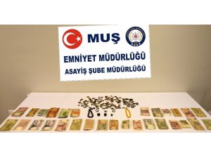 Para koleksiyonu hırsızı tutuklandı