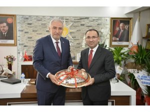 Başbakan Yardımcısı Bozdağ’dan CHP’ye eleştiri
