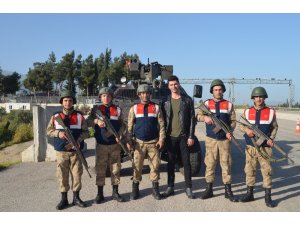 Oyuncu Emre Dinler’den Mehmetçiğe destek ziyareti