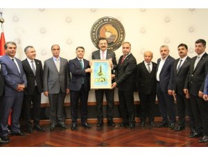 Başkan Yeşil, projelerini TOBB Başkanı Hisarcıklıoğlu’na anlattı