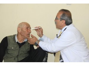 Türkmen doktordan sınırın sıfır noktasında sağlık taraması