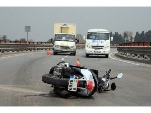 Tırın çarptığı motosikletli hayatını kaybetti