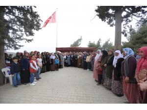 Gözkaya köyüne dev Türk bayrağı