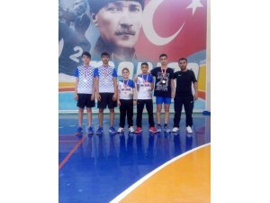 Adanalı badmintoncular Türkiye Finaline yolunda