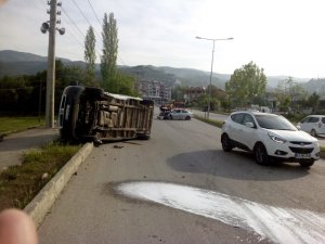 Tokat’ta minibüsle otomobil çarpıştı: 4 yaralı
