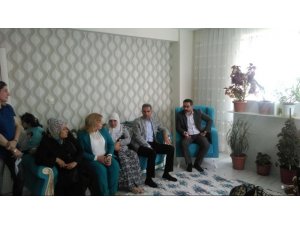 AK Parti Bağlar İlçe Başkanı Gezer’den ev ziyaretleri