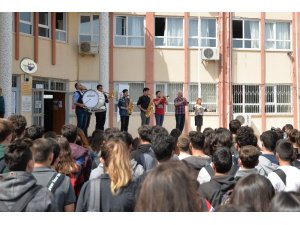 Muratpaşa Gençlik Orkestrası okullarda