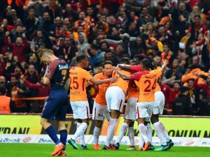 Galatasaray, Başakşehir’i 5 maç aradan sonra yendi