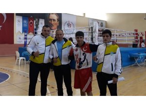 KBÜ’lü öğrenciler boksta Türkiye ikincisi oldu
