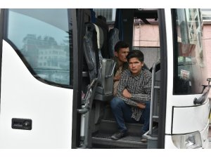 Tosya’da yolcu bileti kesilen 50 kaçak göçmen yakaladı