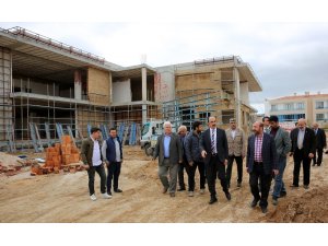 Başkan Altay, Buhara Mahalle Konağı inşaatında incelemelerde bulundu