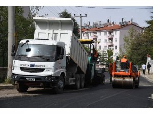 Isparta Halıkent Mahallesine sıcak asfalt