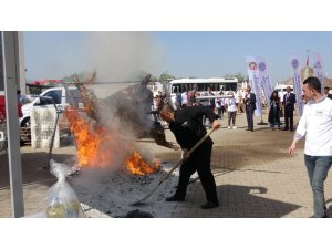 Festival için pişirilmeye çalışılan 200 kiloluk dana alev alev yandı