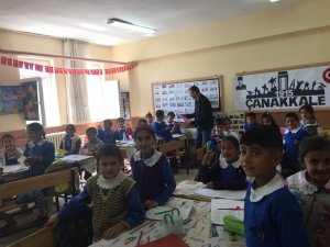 Doktor başlattığı sosyal sorumluluk projesiyle köy okullarındaki çocuklara kitap hediye etti