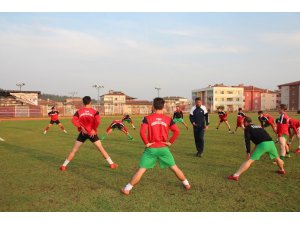 1308 Osmaneli Belediyespor tam kadro final maçına hazırlıyor