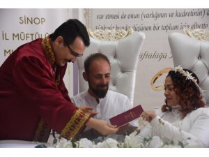 Sinop’ta müftü ilk kez nikah kıydı